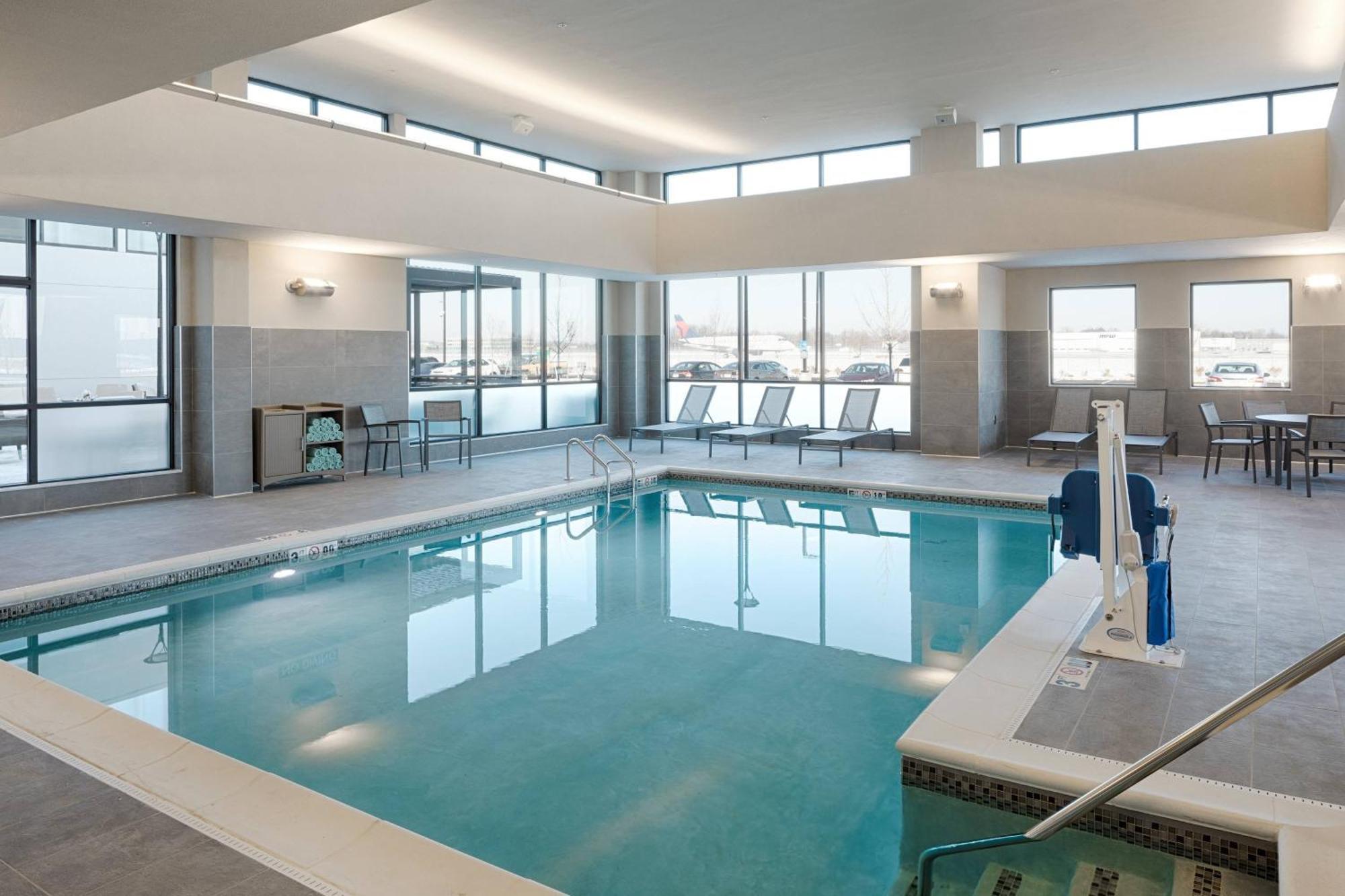 Residence Inn By Marriott Columbus Airport Екстериор снимка
