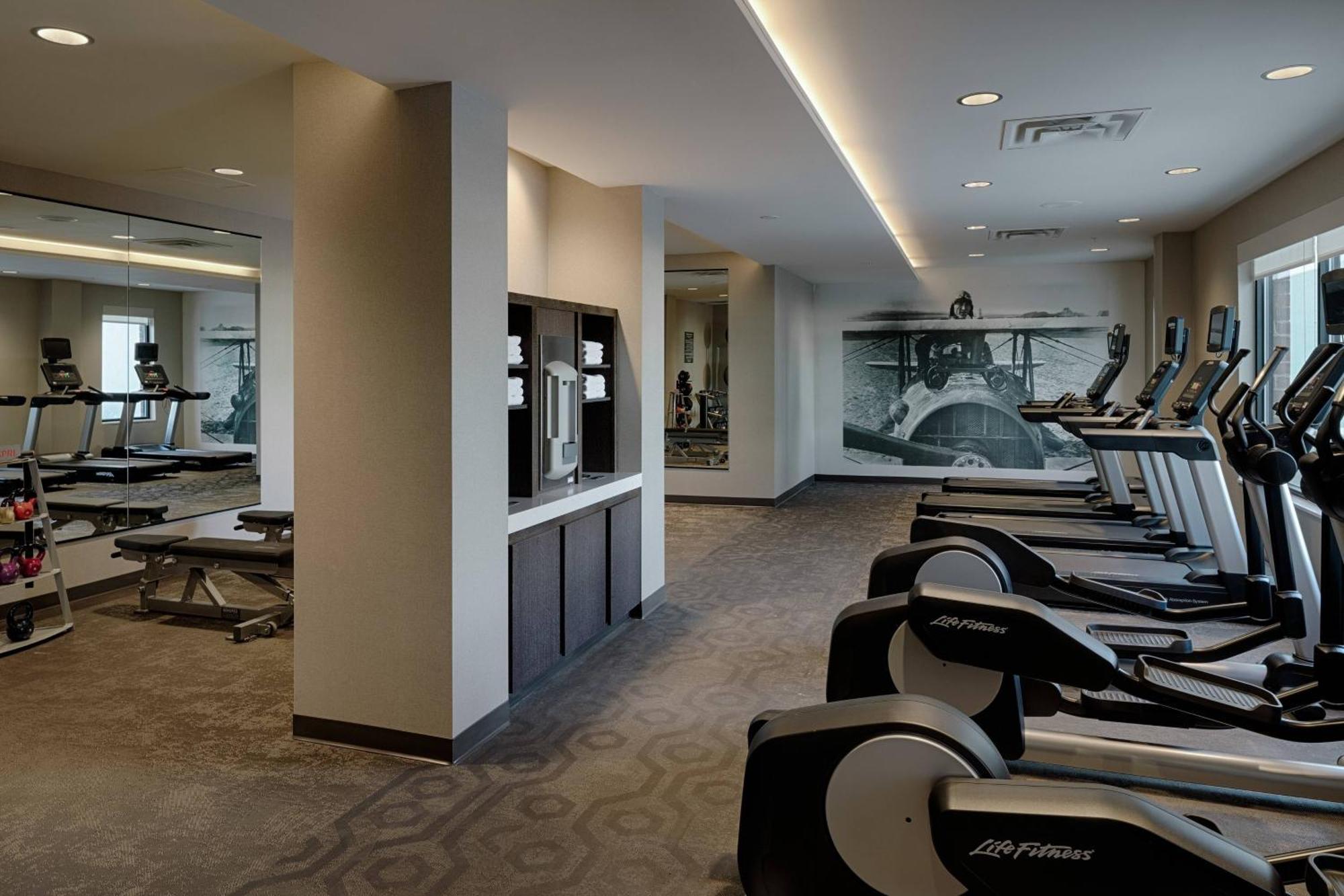 Residence Inn By Marriott Columbus Airport Екстериор снимка